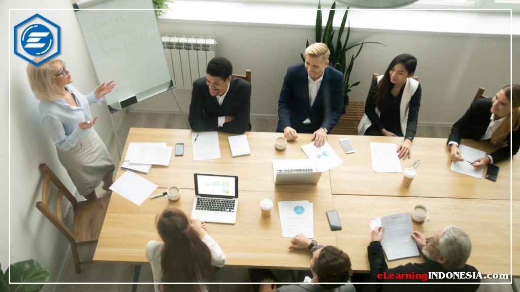 Hybrid Learning untuk In-House Training: Kombinasi Efektif Tatap Muka dan Virtual